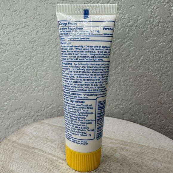 $4 🌙 Vacation Classic Lotion Waterproof Sunscreen SPF 30 NEW‎ - Picture 3 of 3